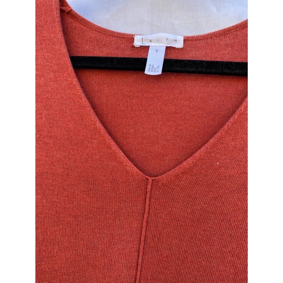 Leith Oversized V-neck Rust Sweater - Picture 8 of 10